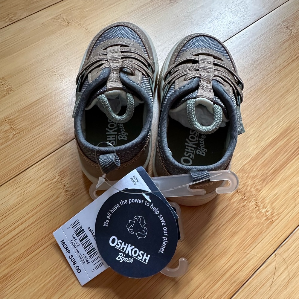 Oshkosh toddler sneakers 5T BRAND NEW